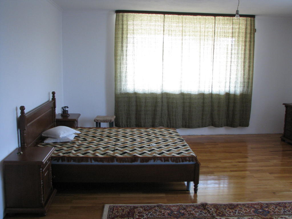 Casa Renti Hotel Novaci-Straini Room photo